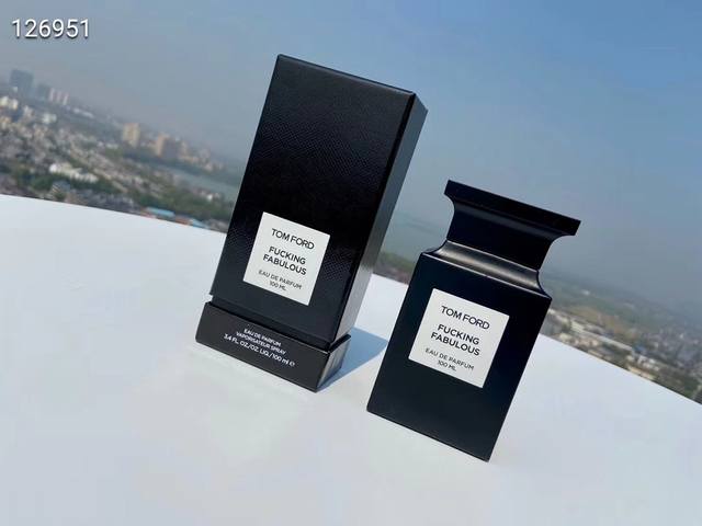 专柜品质 专柜 新款Tom Ford 汤姆福特Tf限量香水Fucking Fabulous法布勒斯 真他妈Tm棒 Ml香调:皮革调属性:中性香分类:Edp 浓香