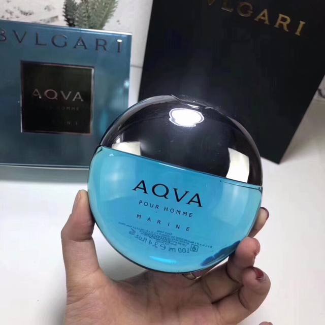 专柜品质 Bvlgari 宝格丽海蓝 海洋活力海洋能量男士淡香水 Ml 香 调 海洋清新调 前 调 苦橙花、葡萄柚 中 调 波喜荡草、迷迭香、琥珀香 后 调 白