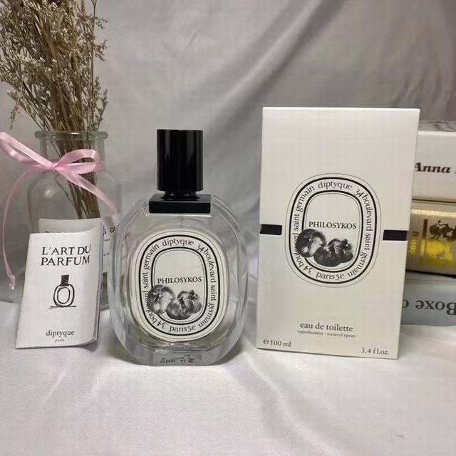专柜品质 蒂普提克Diptyque 无花果Philosykos中性淡香水 Ml 香调:木质馥奇香调 好像剥开了一只熟透泛紫的无花果 无花果树无花果树的叶子，绿色