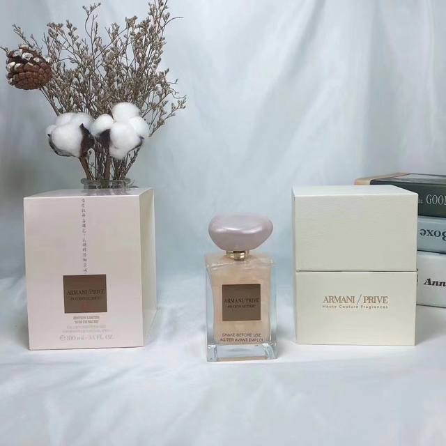 专柜品质 新款中国风Armani阿玛尼Prive系列苏州牡丹粉色流沙限量版香水 Ml，喷身上可以做高光，这款苏州牡丹限量真的的把烟雨江南的那份儿内敛又端庄做的淋