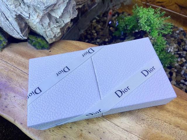 专柜品质 迪奥3件套香水3件套限量版Q版喷头，分别为：淡香真我，甜心，粉魅惑