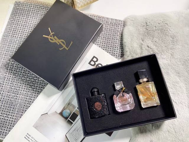 专柜品质 Ysl圣罗兰小样香水3件套木盒 商品：圣迷试香礼盒W款式：黑鸦片 自由之水 反转巴黎特点：一盒顶三盒～甜心与魅惑反转，巩固你女王地位～