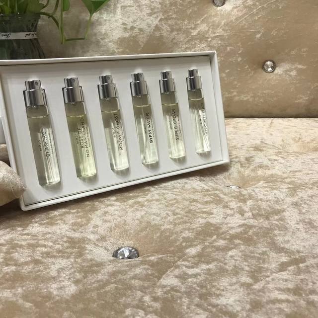专柜品质 百瑞德香水小样6件套 规格:12Ml，白色浪漫吉普赛之水无人区玫瑰花序超级雪松荒漠孤魂