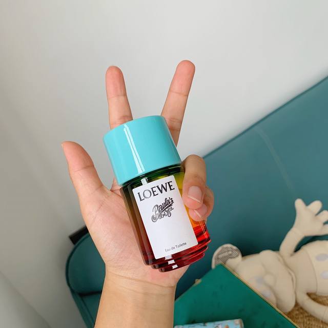 专柜品质 这款香调属于水生调，清淡微甜的花香与椰香中带着一丝海风的气息～从气味上来说，夏日气息非常浓，大概的景象就是漫步在海滩上，等待最后那一抹余晖，即使没有去