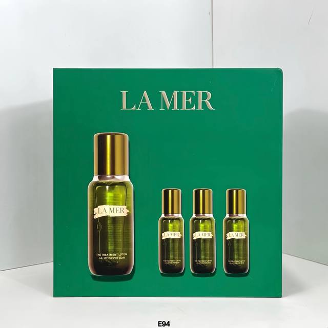 套，海蓝之谜精粹水1+3套装 明通版E94编码！最新日期可配中文标内含：150Ml+3*30Ml。海蓝之谜精粹水150Ml*1拖3礼盒！