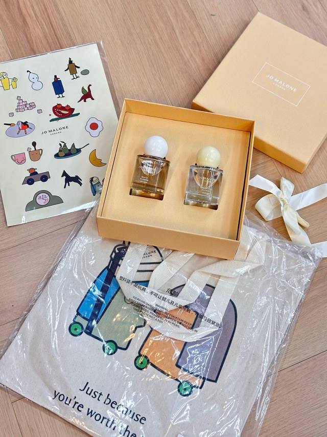 专 祖马龙花开系列香水两件套！内含：50Ml*2。味道：伊甸之果，鸡蛋花。