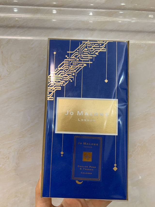 专柜品质 祖马龙圣诞新款蓝瓶香水 Ml，蓝瓶英国梨