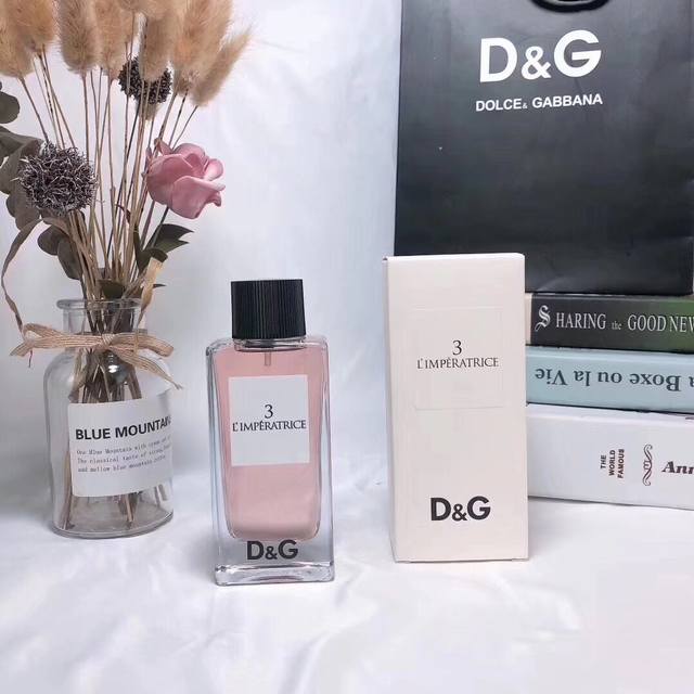 专柜品质 D&G Dg杜嘉班纳塔罗牌3号皇后女士香水L'imperatrice Ml！香调：花香型海洋调前调:粉椒 奇异果 大黃中调:西瓜 樱草 茉莉基调:柑橘