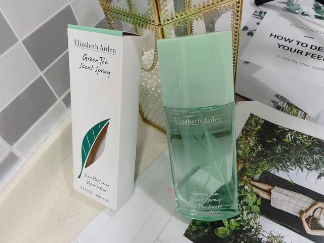 专柜品质 伊丽莎白雅顿绿茶女士香水 Mlelizabeth Arden Green Tea. 1999女士香水 Ml香调：柑橘馥奇香调前调：大黄，薄荷橙子，香柠