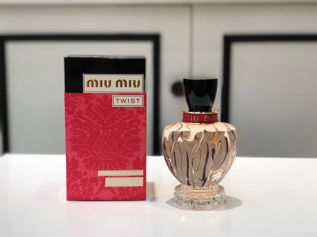 专柜品质 夏天的味道！Miu Miu Twist 第五代全新香水 最新款Miumiu香水 Ml 特别喜欢它的广告，月球上的美妙旅程，充满科幻感，配上爵士经典歌曲