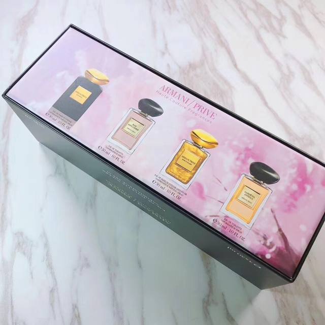专柜品质 阿玛尼流沙香水小样四件套！30Ml×4。内含沙马尔麝香，亚历山大玫瑰，阿拉伯玫瑰，栀子麝香。