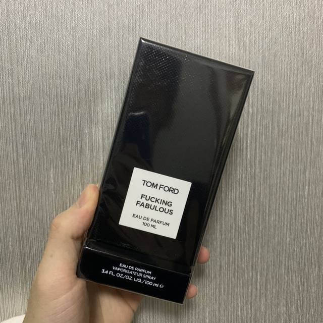 专柜品质 Tom Ford 汤姆福特Tf限量香水Fucking Fabulous法布勒斯 Ml 香调:皮革调 属性:中性香 分类:Edp 浓香水 前调:薰衣草，