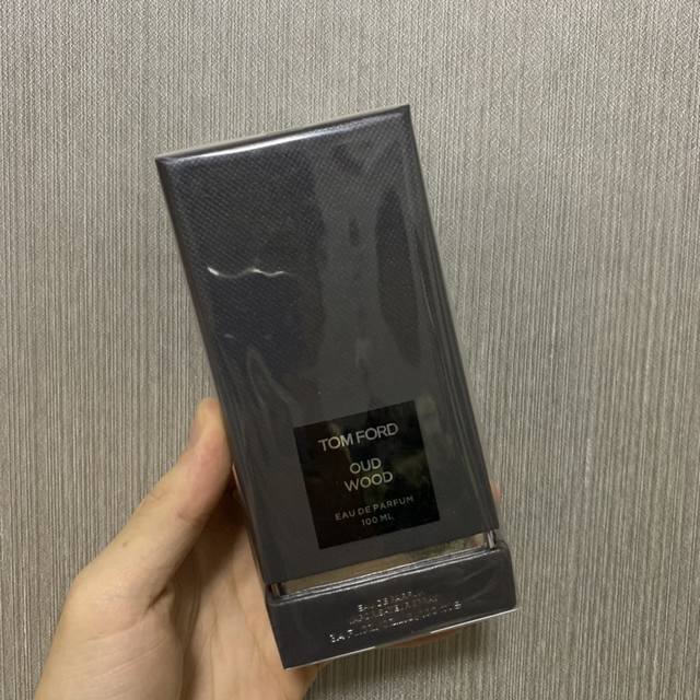 专柜品质 实物拍摄 Tom Ford Oud Wood沉香木 乌木沉香极致版Ed Ml东方香型木质调中性香水选用沉香木，巴西花梨木，豆蔻四川花椒，檀木，香根草，