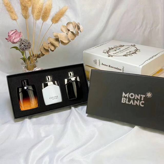 原单高品质 Montblanc万宝龙传奇香水3件套 撩开华丽外衣，轻闻幽然香气，感悟拥有它的男人的脱俗内涵，Legend的精神从未动摇：穿越时光，放眼未来，纵然
