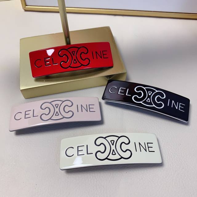 Celine赛琳 凯旋门发夹 亚克力Logo弹簧夹压夹边夹日常精致小单品 气质百搭小仙女必入单品 宝藏款 闭眼入推荐款 单个
