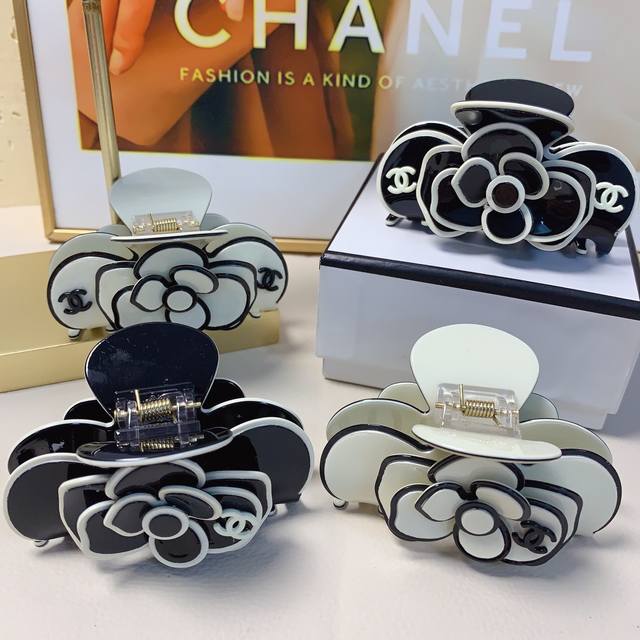 Chanel小香 Chanel抓夹 醋酸山茶花Logo抓夹气质百搭日常精致小单品 小仙女必入单品 宝藏款 闭眼入推荐款 单个