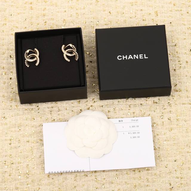 210612 我们出品 Z5900，量大咨询客Fu Ch Nel24C双C耳钉 周迅同款耳环每期必入的经典双C耳钉，一致Zp黄铜材质树脂工艺，上耳简约大气，超级