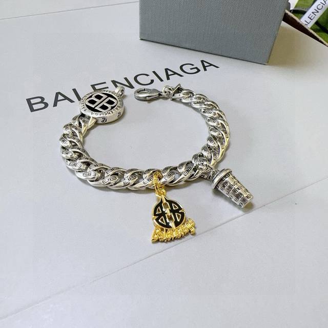 原单货新品 巴黎世家 Balenciaga手链专柜一致巴黎世家手链 男士火爆款出货 设计独特 前卫 男女必备！码数18。20。22。24Cm
