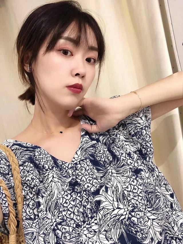 绿色 其他色 我们出品 Mini项链 Z批 13000，认准唯一一家真正购入珠宝类Z批开发的，可订做真金真钻版，只做对版真金货，价询客Fu 终于给我开发出来了，