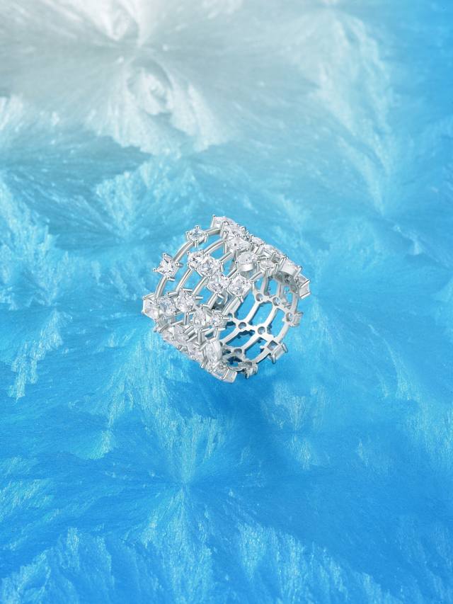 我们出品 量大咨询客Fu 彩宝系列-五圈钻石戒指 通体925纯银保色度做到目前市面最优！！独家配方！！里里外外都是925纯银的！！！高定精工封底，高定珠宝才能看