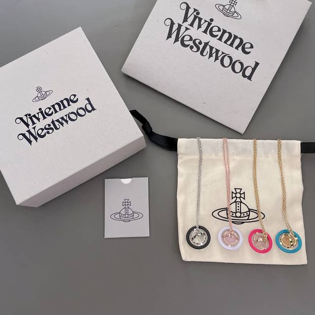我们出品 Viviennewestwood 宝宝，什么是快乐星球，来，这就是快乐星球！绝美立体彩色透明珠项链！重磅推荐，小巧精致，闭眼入准没错！多巴胺搭配绝配纯