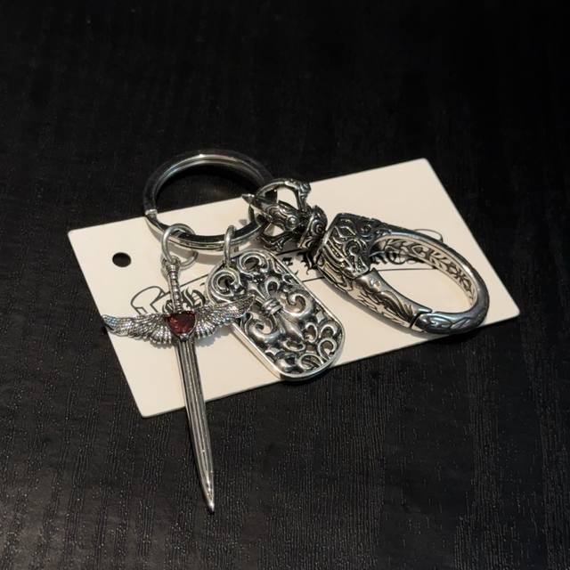 Chrome Hearts 克罗心大龙虾扣钥匙扣 雕刻工艺 精工品质 纯手工打造 ～正品开模潮流时尚必备 男女均可佩戴 情侣款同款 摇滚朋克泰银风格 复古元素