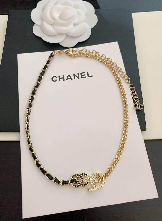 Ch*Nel 新款黑白钻黑皮链条项链 一致Zp黄铜材质