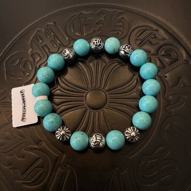 新款 专柜品质 Chrome Hearts克罗心 经典复古多元素 绿松石手链 凹凸造型不同的花纹设计风格 呈现出与众不同 十字架 童军花是克罗心的志 所以更经久