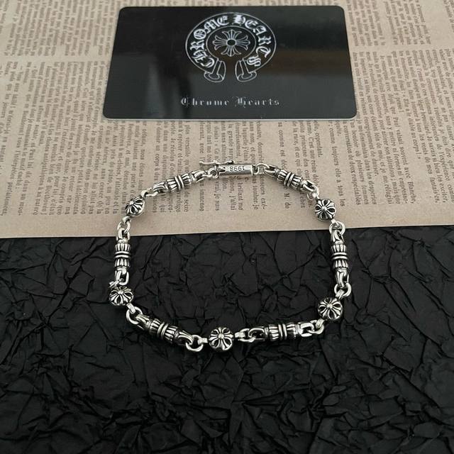 新款 专柜品质 Chrome Hearts克罗心 经典复古纽蚊圆柱手链 凹凸造型不同的花纹设计风格呈现出与众不同 十字架童军花是克罗心的标志 所以更经久不衰 正