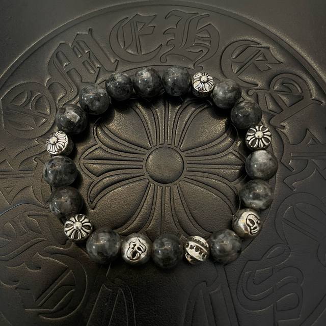 批 新款 专柜品质 Chrome Hearts克罗心 经典复古多元素鹰眼石手串手链 ，快手 Ins 小红书热门，凹凸造型不同的花纹设计风格呈现出与众不同 十字架