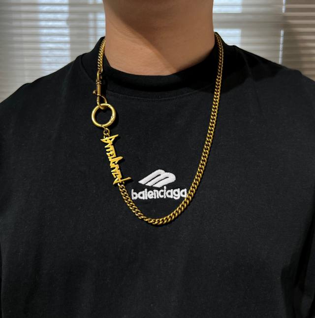 原单货新品 巴黎世家 项链 钥匙扣 两用 Balenciaga 做旧款专柜一致 黄铜材质 古金电镀 火爆款出货 设计独特。。