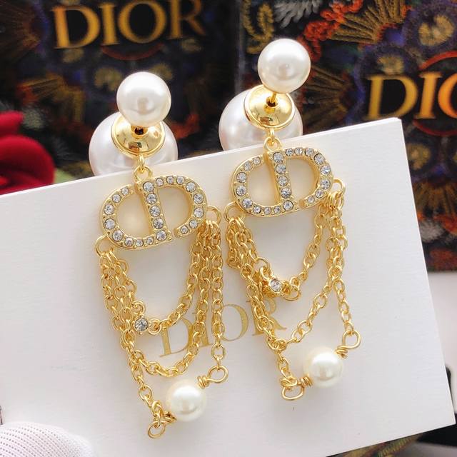 编号Ded0576 Dio*最新款大小珍珠流苏耳钉 一致Zp黄铜材质
