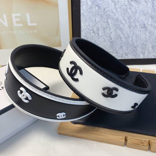Chanel小香 Chanel发箍 牛皮Logo欧美时尚风发箍气质百搭小仙女必入单品名媛风十足～宝藏款 闭眼入推荐款 单个