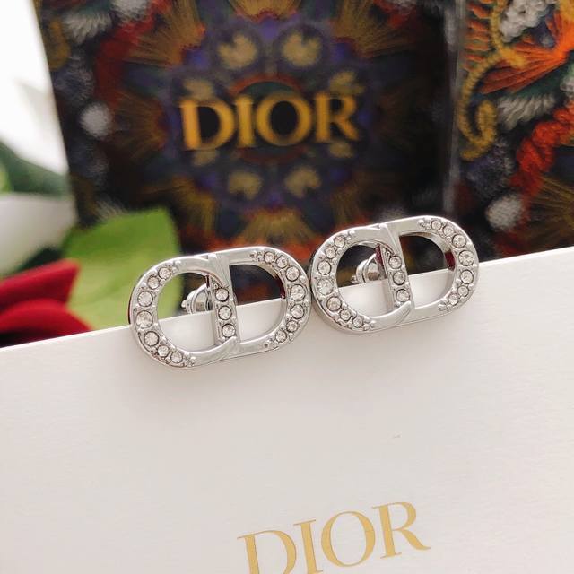 编号Ded0091 Dio*最新款迷你Cd耳钉 一致Z批黄铜材质