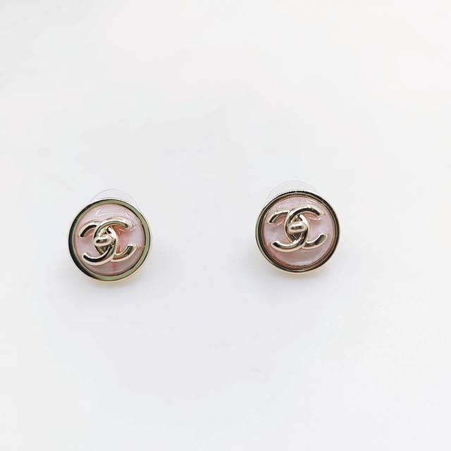 Chanel 最新款圆形粉耳钉 一致Z批黄铜材质