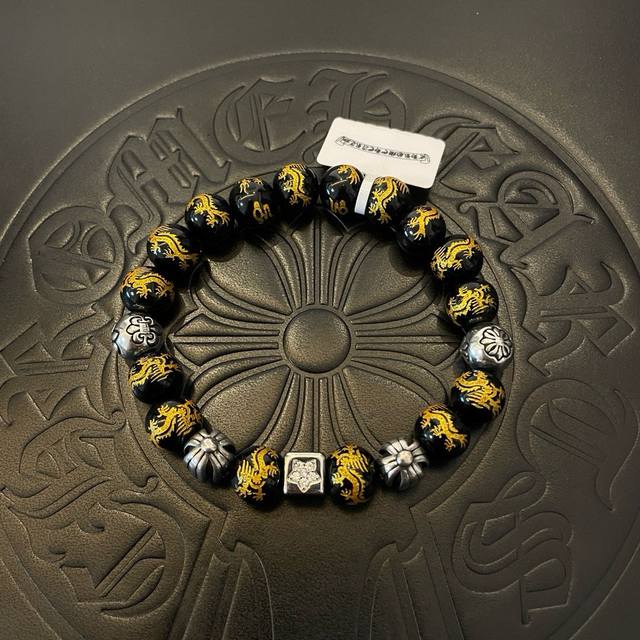 新款 专柜品质 Chrome Hearts克罗心 经典复古祥龙玛瑙*多元素珠子手链 凹凸造型不同的花纹设计风格 呈现出与众不同 十字架 童军花是克罗心的志 所以
