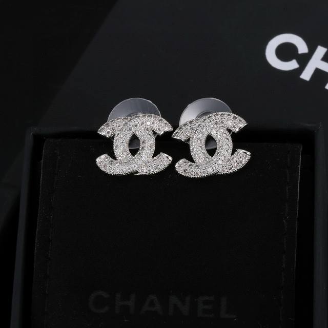 Chanel 小香 新款埃及系列 双C耳钉 精选原版一致材质搭配纯银针 美死了 各大网红同款 独特个性风格 耳钉