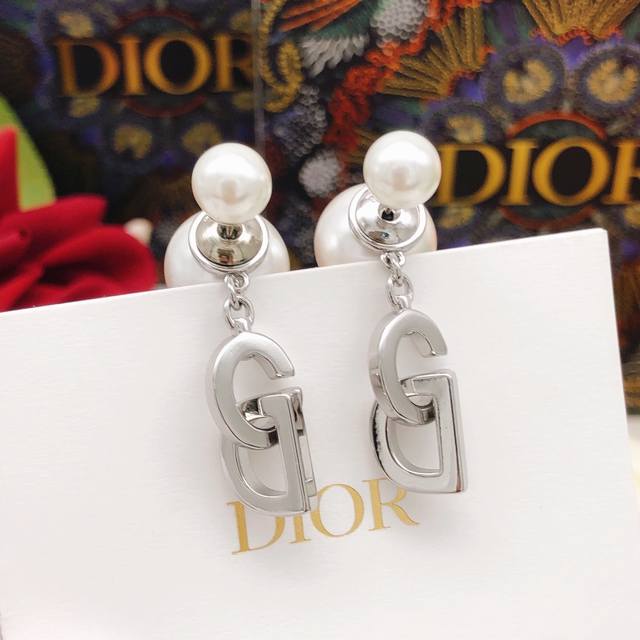编号Ded0525 Dio*最新款大小珍珠流苏Cd银色光面 一致Zp黄铜材质