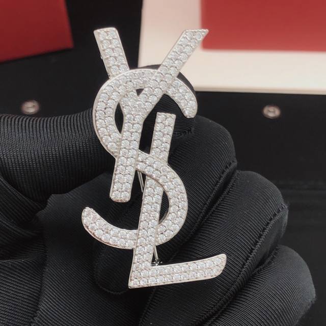编号Yxz0040 Yvessaintlauren*最新款胸针 一致Zp黄铜材质