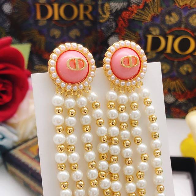 编号Ded0247 Dio*最新款粉色流苏耳钉 一致Zp黄铜材质