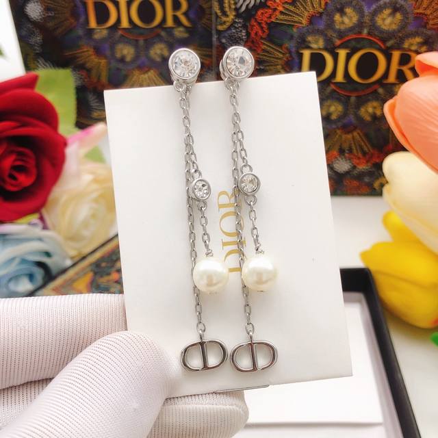 编号Ded0168 Dio*最新款流苏耳钉 一致Zp黄铜材质