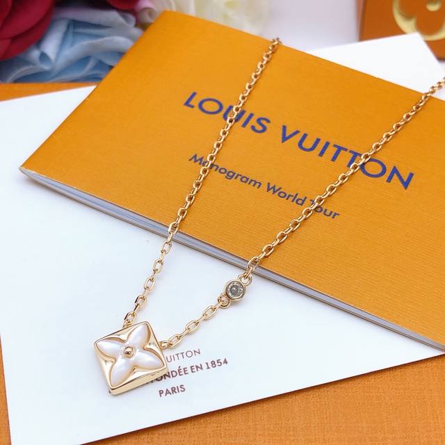 编号Lxl0028 Lv*最新款老花白色项链玫瑰金色 一致Zp黄铜材质