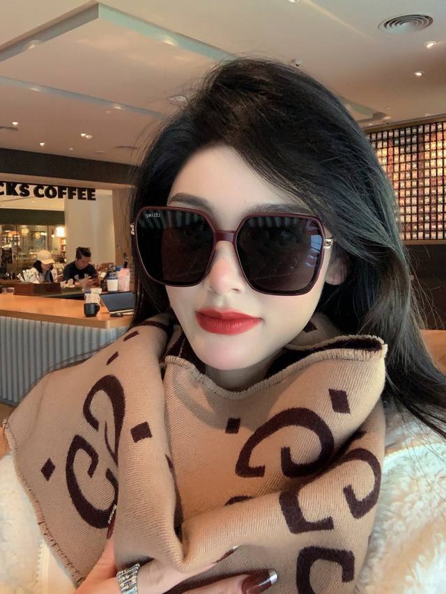 Tr偏光系列太阳镜 赛琳原版出货 Celine 网红超爆款经典奢华全球风 [亲亲] 时尚方框太阳镜 气质非凡 经典大框款式太阳眼镜[篮球] 顶级品质 奢华Log