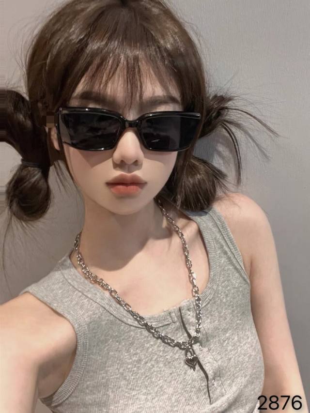 Gucc*韩版方形墨镜女款潮显脸小高级感夏季海边度假太阳眼镜