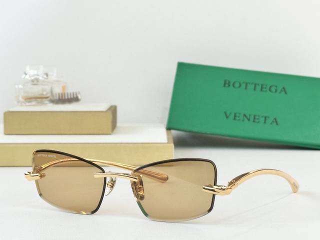 Bottega Venet* Model：Bv1695Ls Size：56口17-145