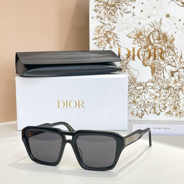 Dio*Model：Christian Dior Label R2Fsize：56口19-145