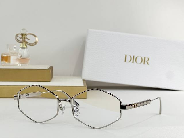 Dior Mod：Diorcannage R3U Size：55-17-140