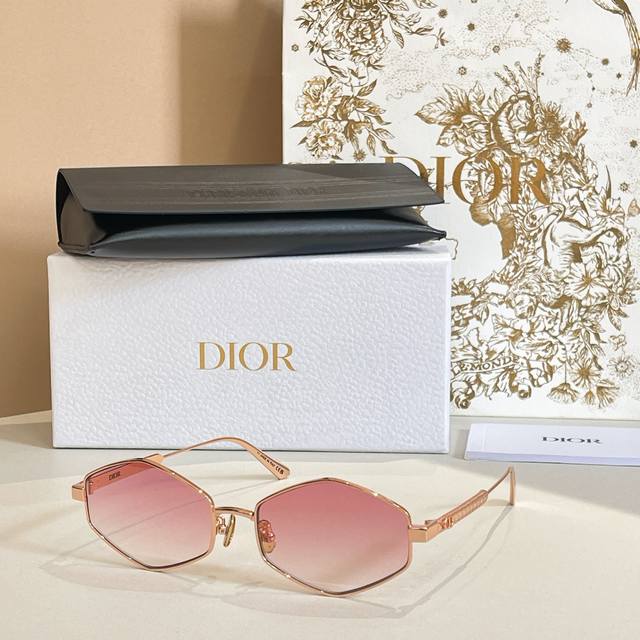 Dio*Model：Diorcannage R3U Size：55口17-140