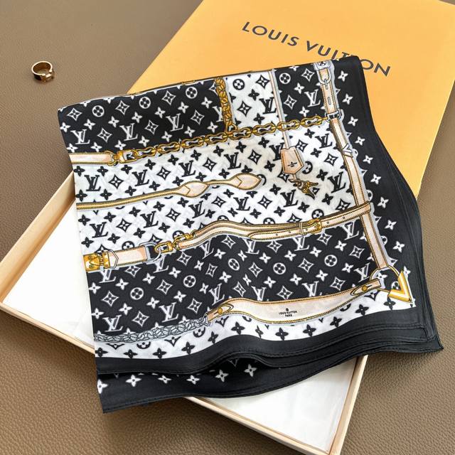 Louis Vuitton 路易威登 100%桑蚕丝素绉缎。 百搭小方巾，减龄气质优雅，既可当头巾，服装搭配等必备单品，柔软舒适亲肤，Size50*50