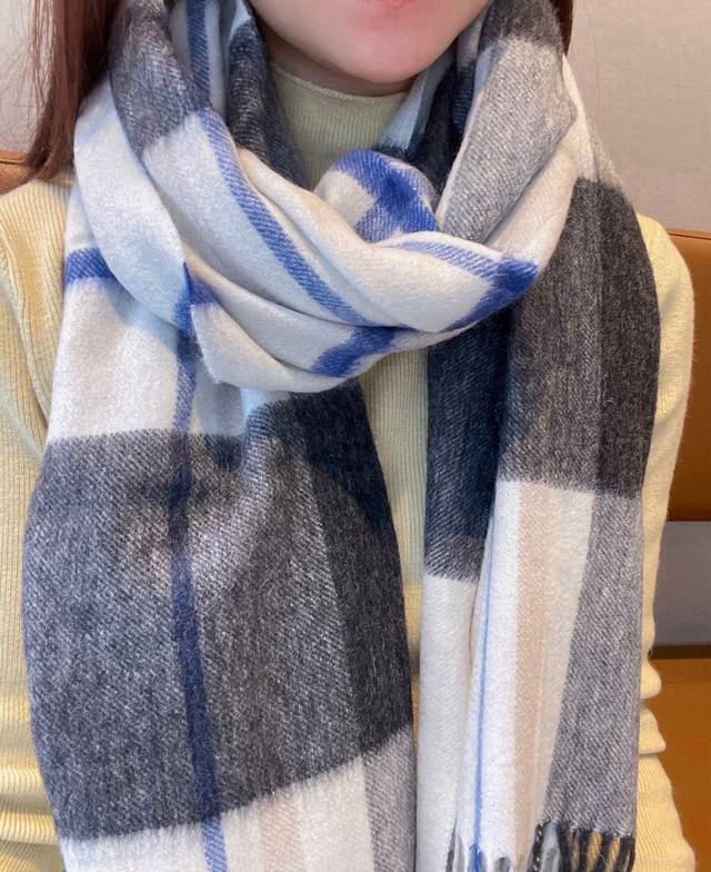 Burberry 巴宝莉爱心款大B家新品围巾披肩磅重来了Bur原单殿堂皇级室最新款专在柜售 00+，人必手备的Bur单品搭任配何大衣羽绒服必备的，手柔感软细腻，